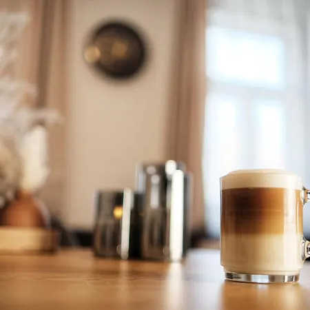 In Stylish & Cozy I Self Check-in *