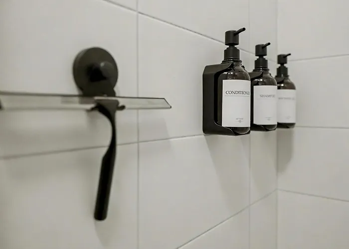 In Stylish & Cozy I Self Check-in Apartment *