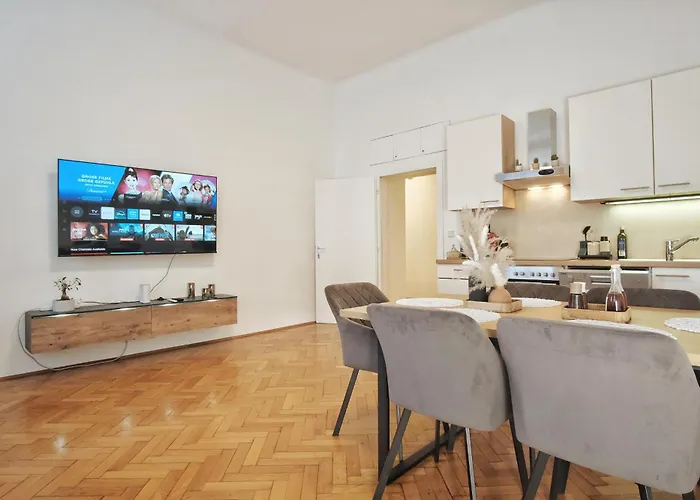 Apartment In Stylish & Cozy I Self Check-in