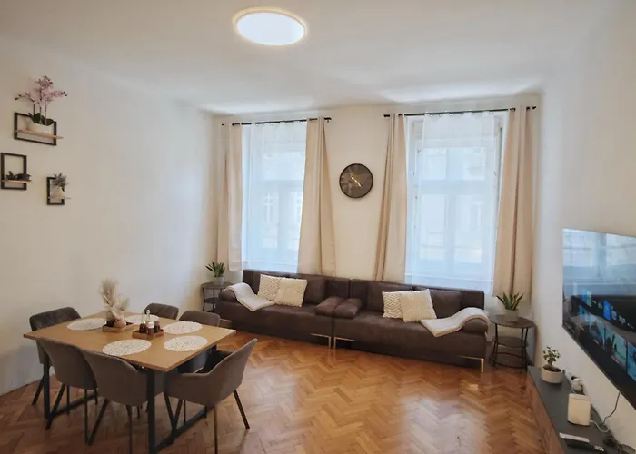 Apartment In Stylish & Cozy I Self Check-in