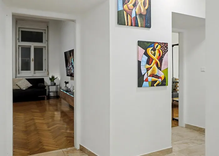 Lejlighed In Stylish & Cozy I Self Check-in *